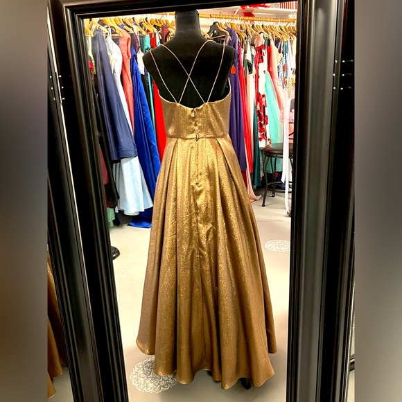 Long dress - Picture 3 of 3